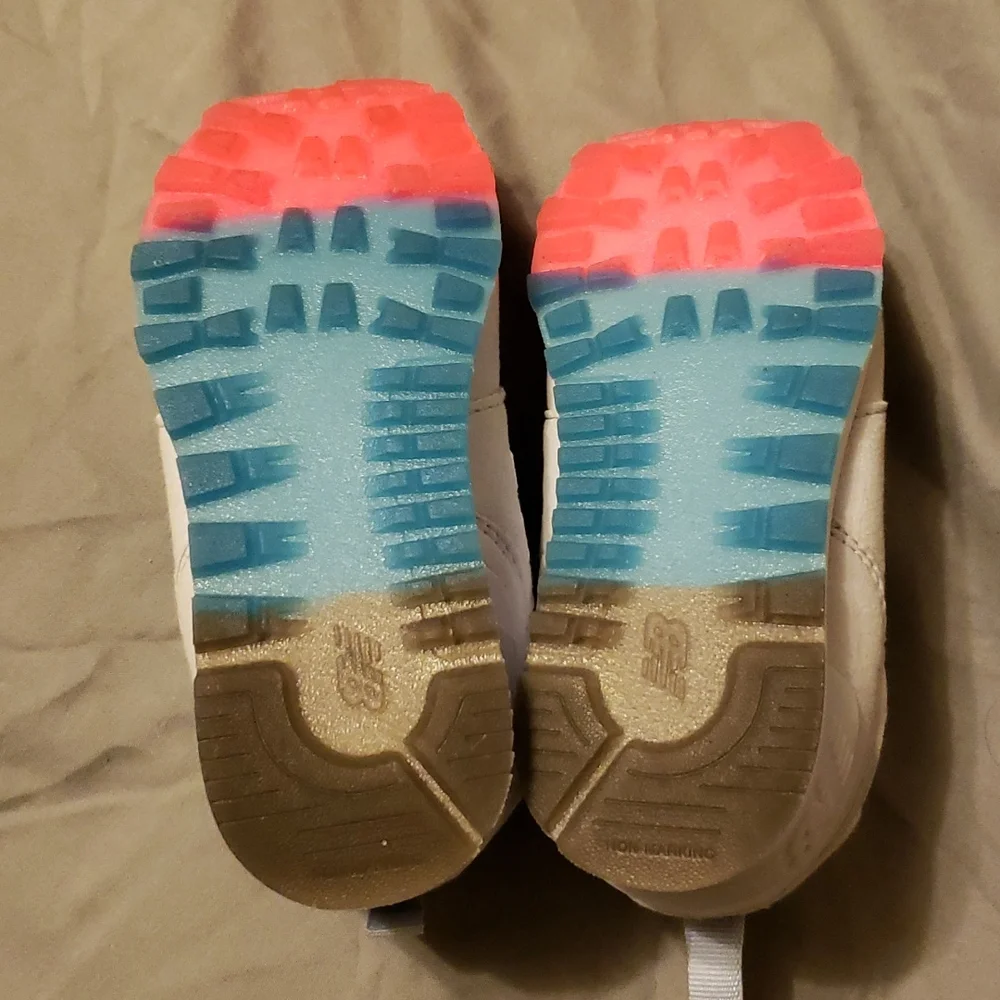 Shoes - Picture 5 of 5